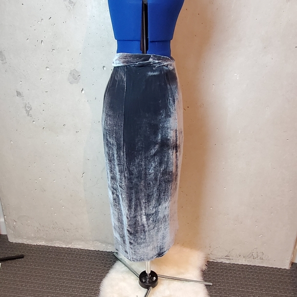 Reformation Amberleigh Gray Velvet Wrap Skirt – Size Small, NWT - Picture 4 of 7